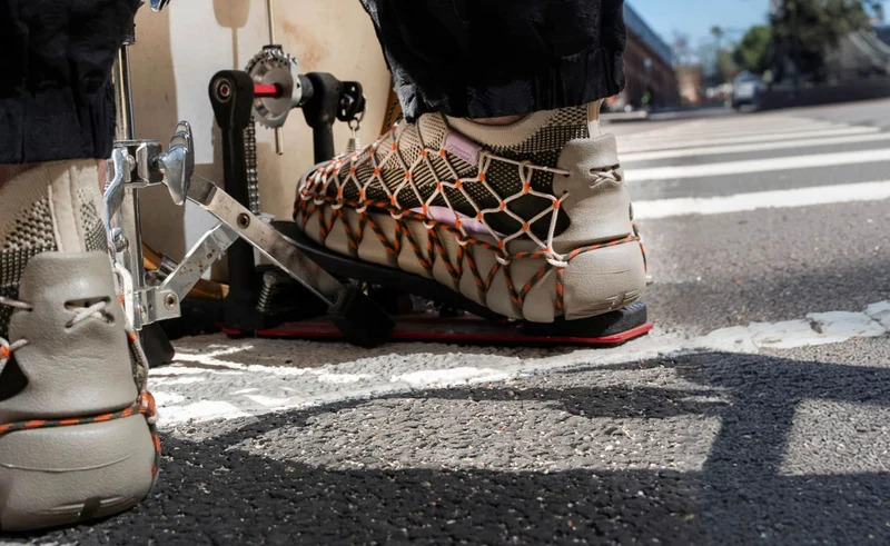 UNEEK 360 Henrik Vibskov Sneaker für Herren | Brindle/Scarlet Ibis