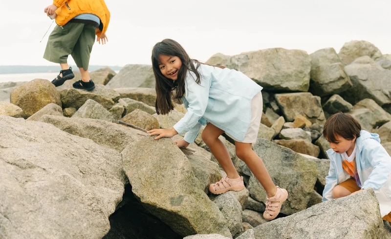 Newport H2 Sandale für große Kids | Rainbow Tie Dye