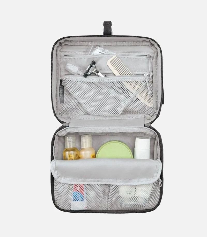 DAYLITE HANGING TOILETRY