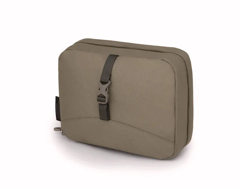 DAYLITE HANGING TOILETRY