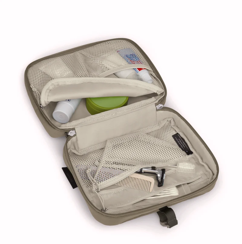 DAYLITE HANGING TOILETRY