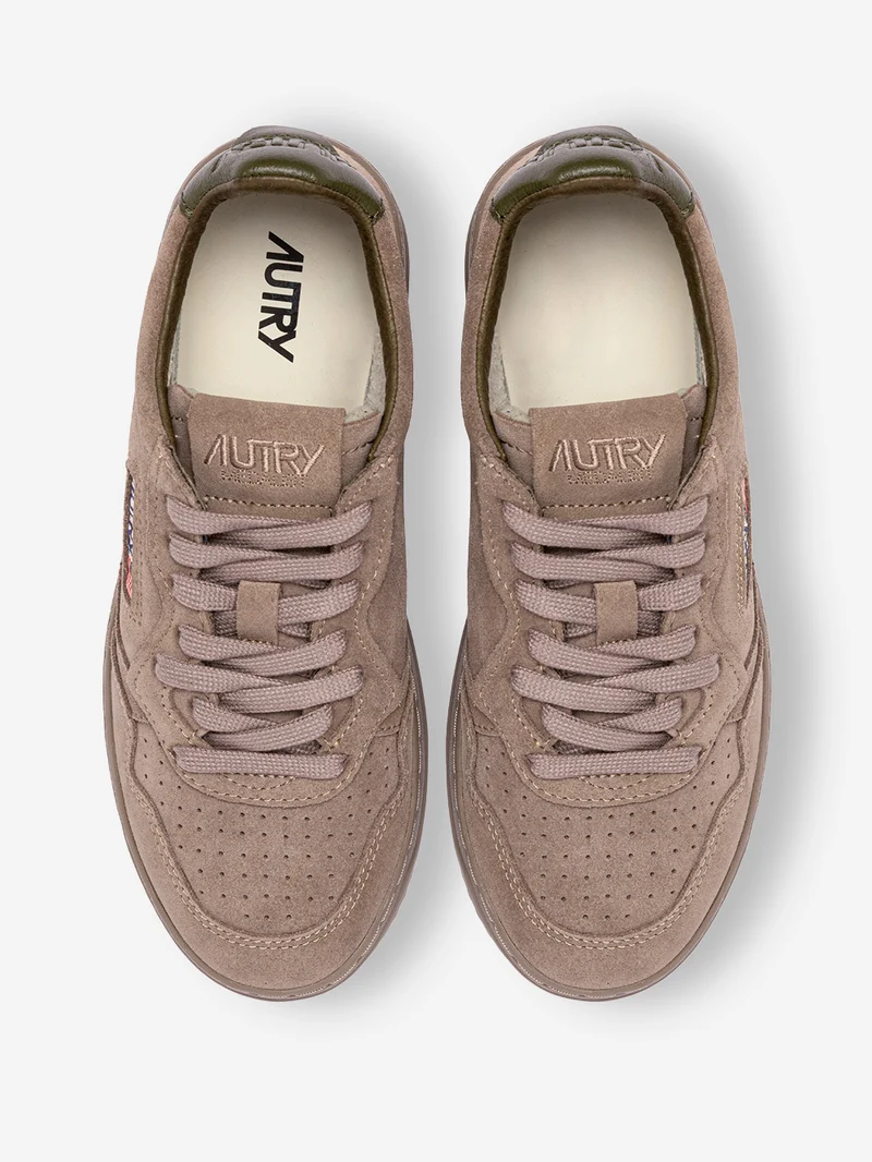 M Medalist Low in suede marrone antilope e talloncino verde