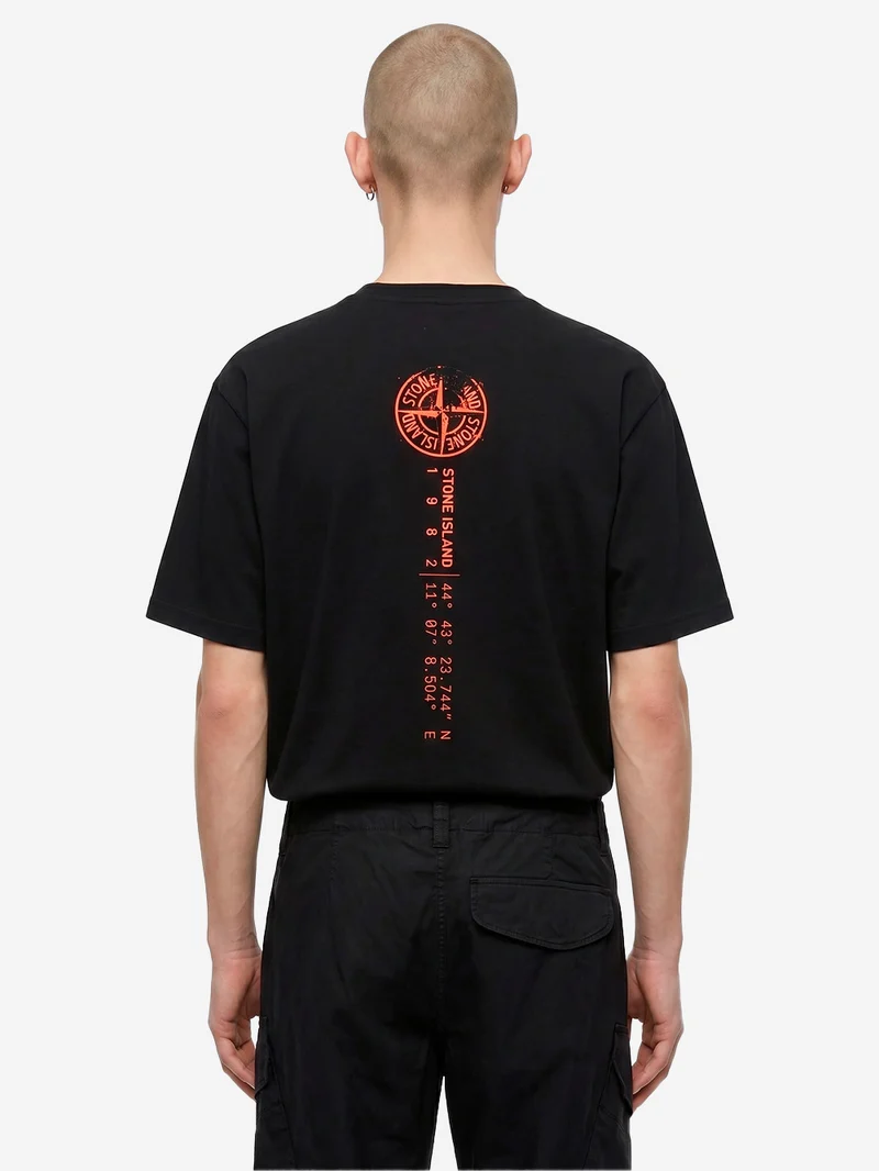 T-shirt nera con stampa 'Vertical Placement'