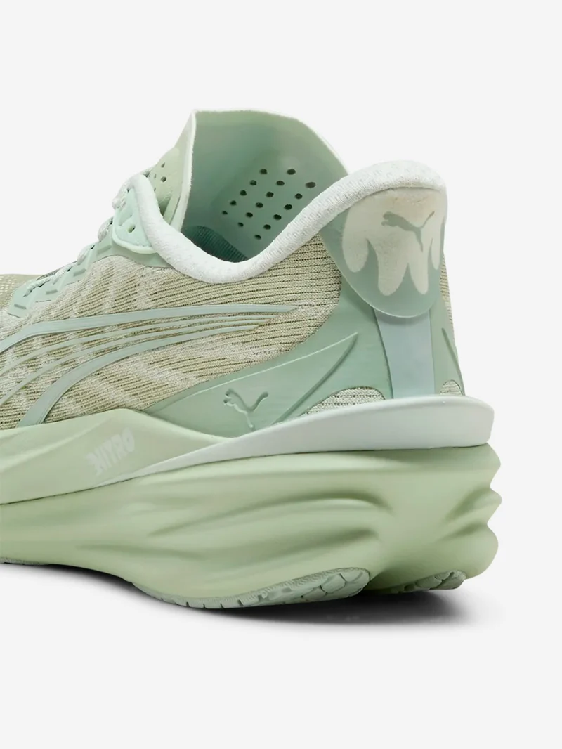 Deviate Nitro 4 'Soft Grass Mint' running