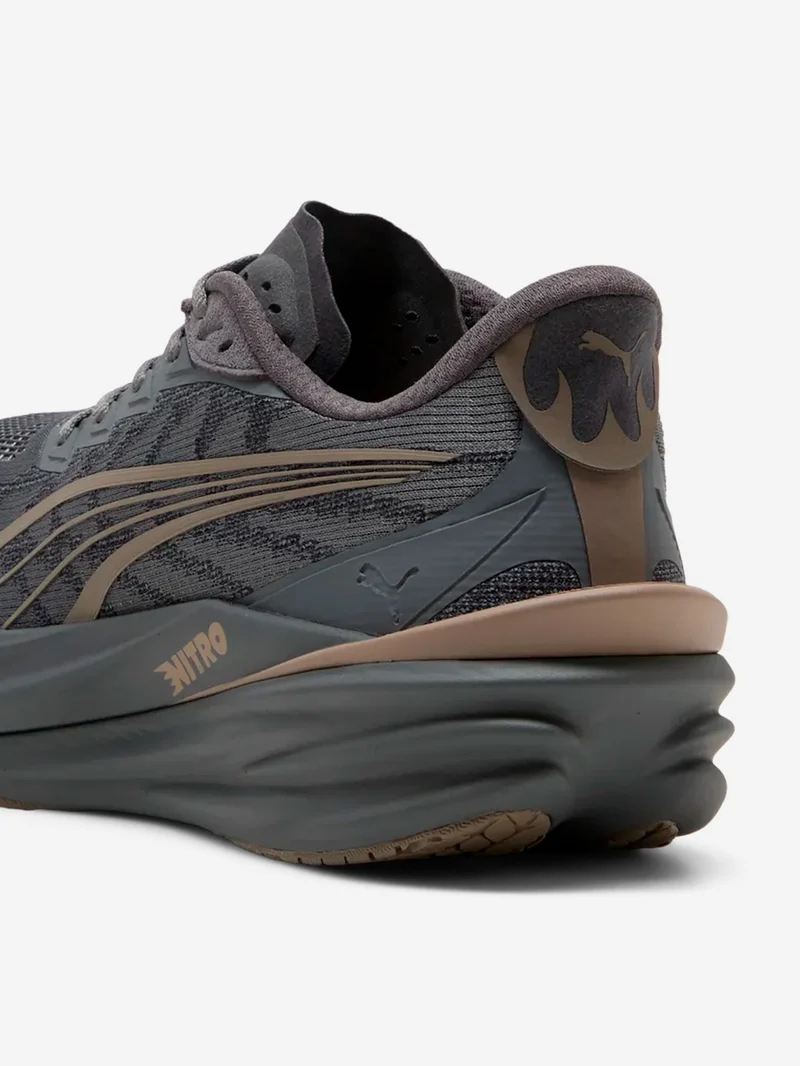 Deviate Nitro 4 'Slate Sky Moody Gray' running