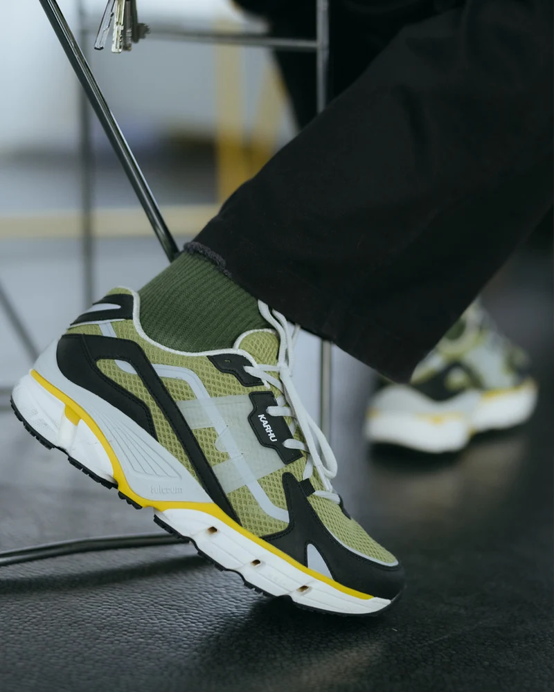 Karhu Super Fulcrum Jet Black / Epsom F860022