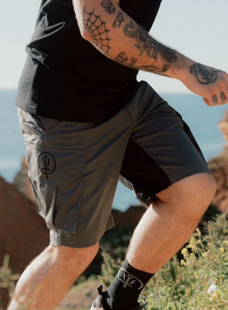 CHARGE-SHORTS