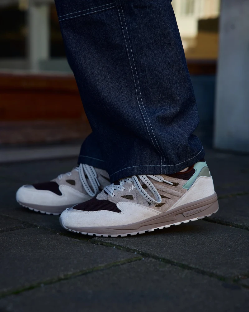 Karhu Legacy 96 White Sand / Beech F806095