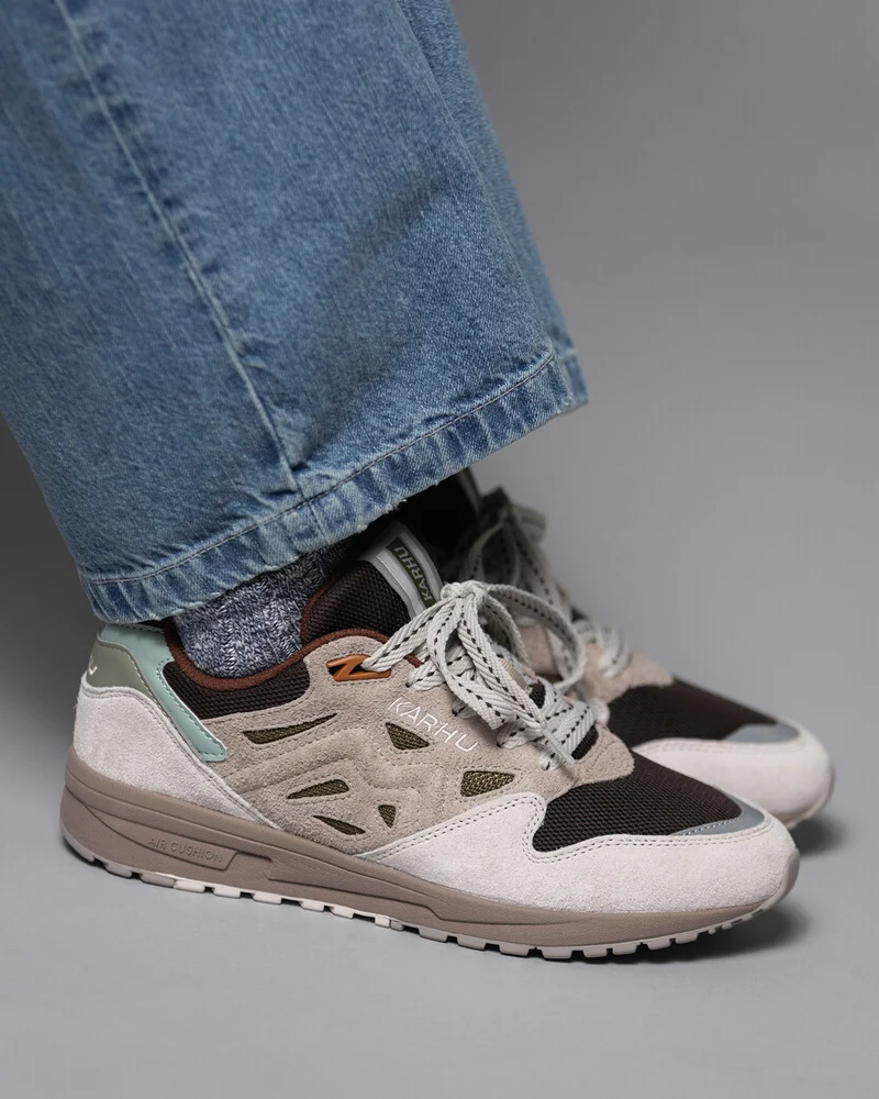 Karhu Legacy 96 White Sand / Beech F806095