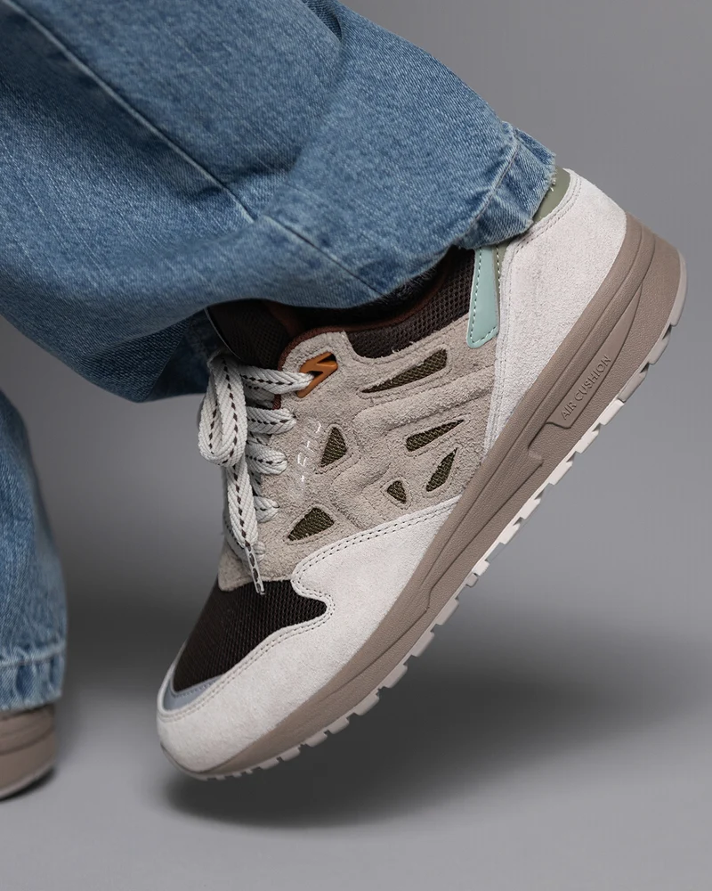 Karhu Legacy 96 White Sand / Beech F806095