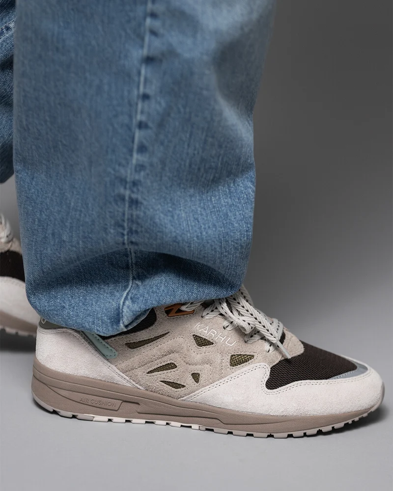 Karhu Legacy 96 White Sand / Beech F806095