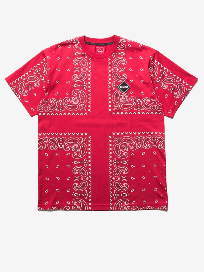 T-shirt rossa con stampa bandana