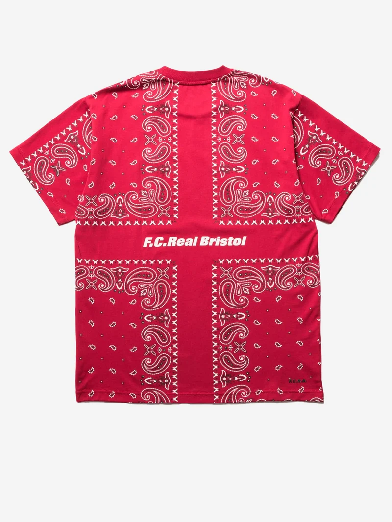 T-shirt rossa con stampa bandana