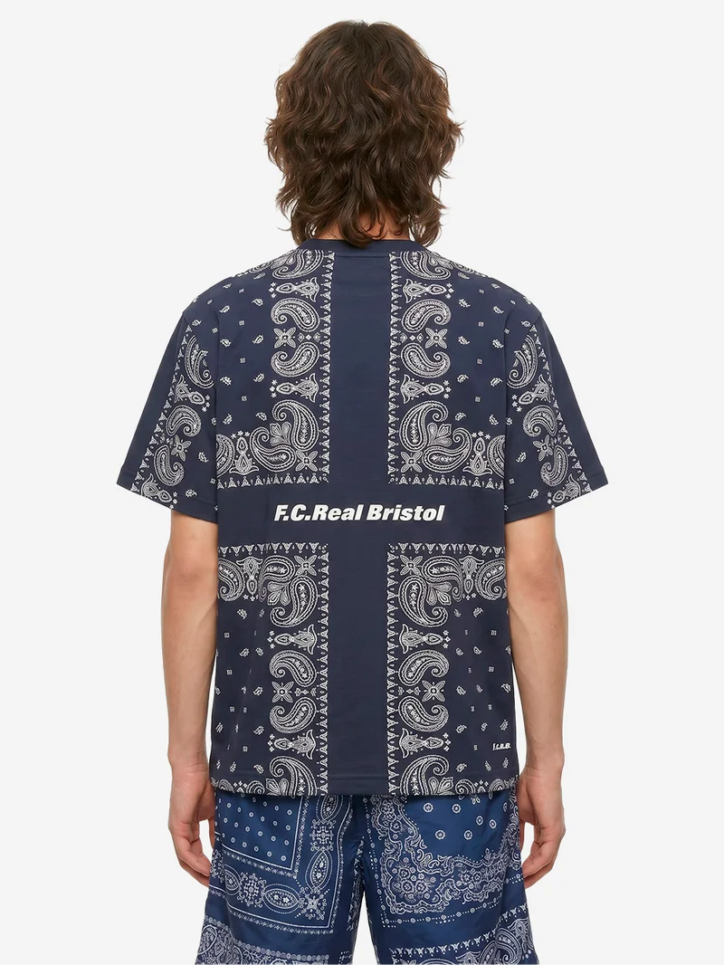 T-shirt blu con stampa bandana