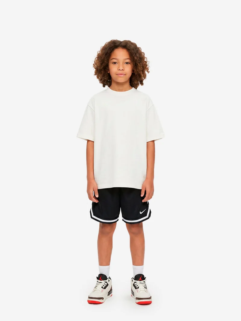 Shorts da basket neri con swoosh