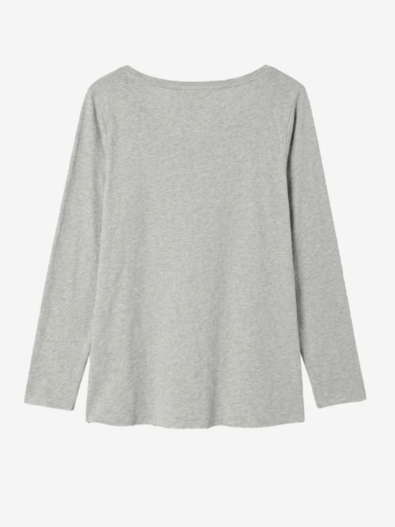 T-shirt grigia a manica lunga con scollo a barchetta