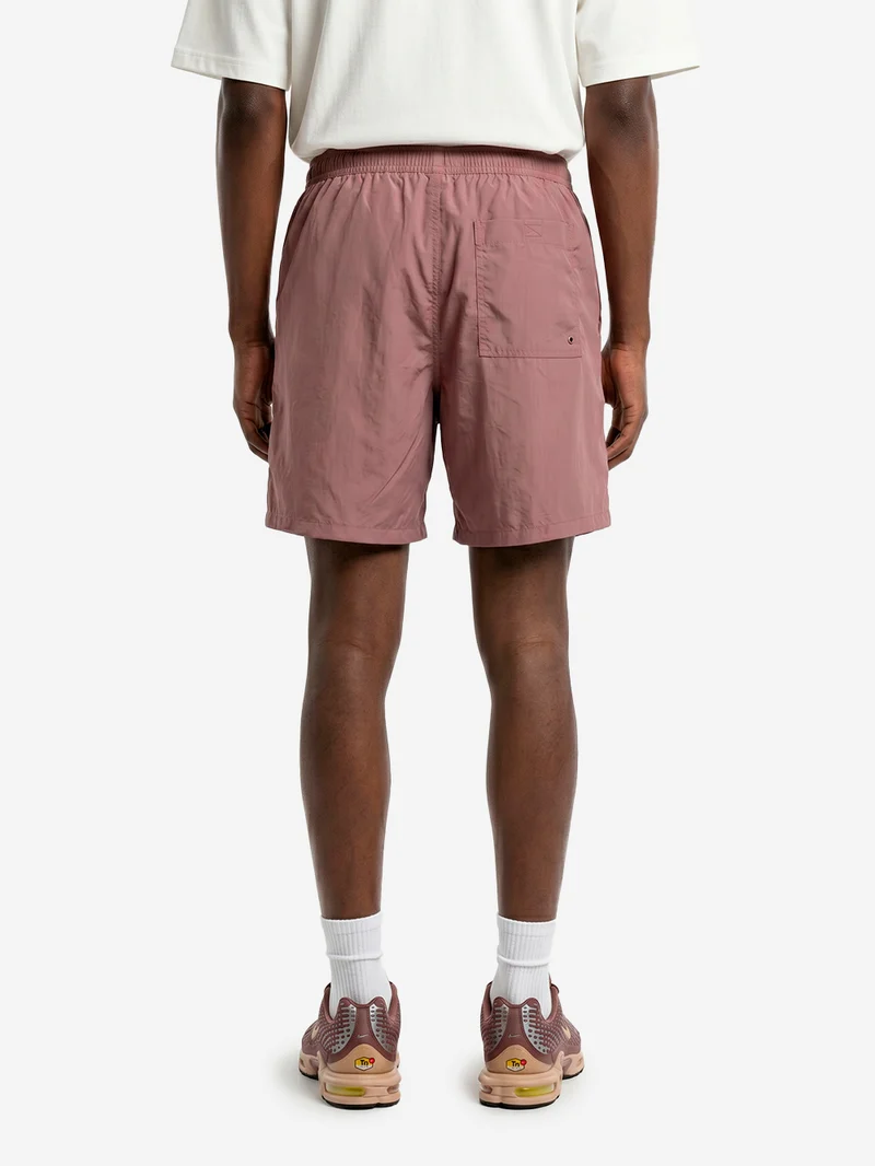 Shorts marroni Club con Swoosh