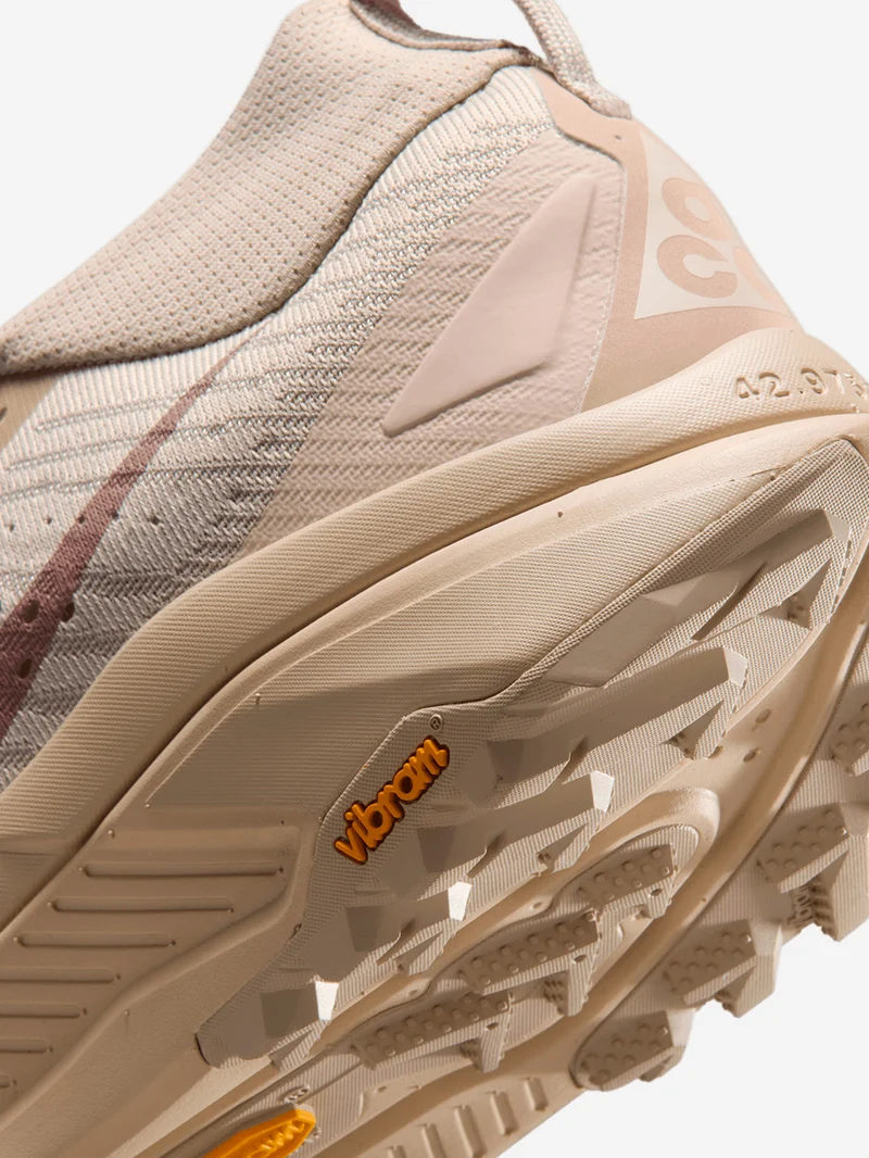 ACG Zegama trail running 'Cream Light Orewood Brown'