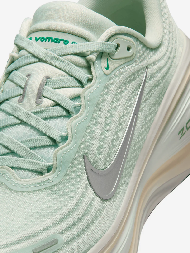 W Vomero Plus in mesh verde e argento running