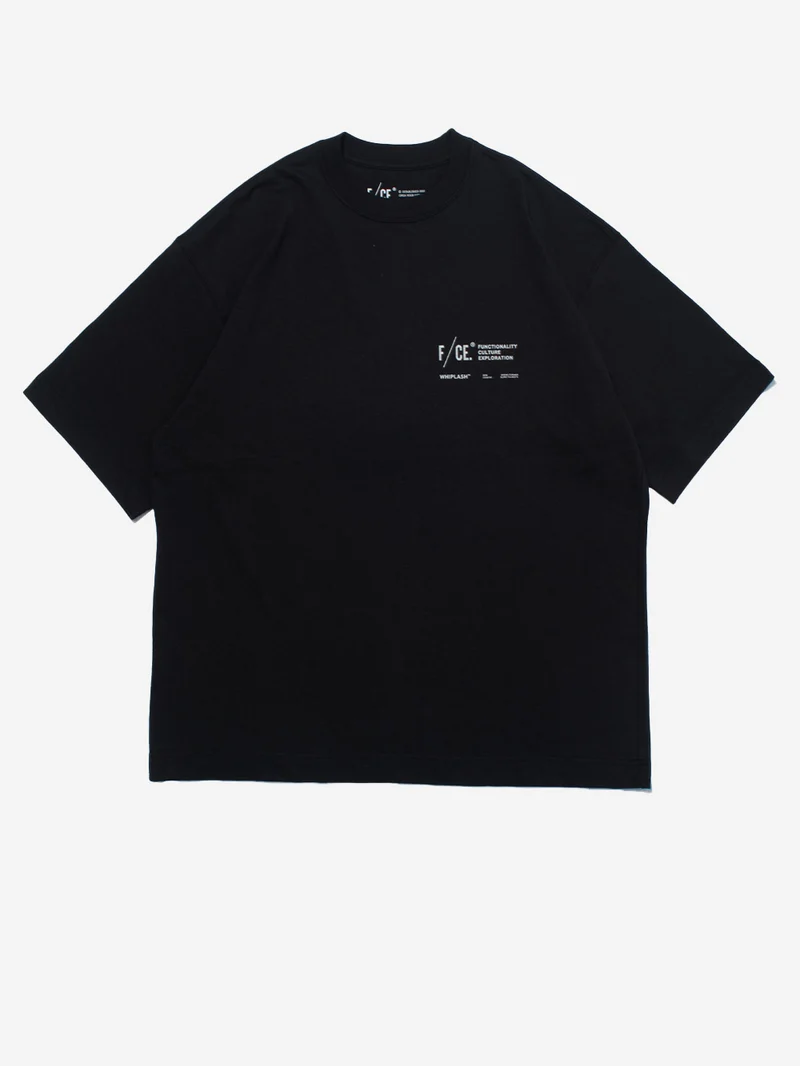T-shirt nera in cotone con stampa 'Corporate'