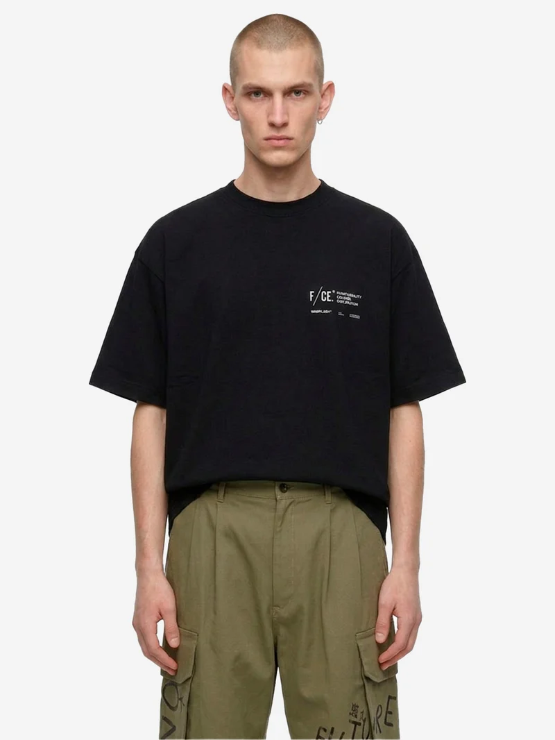 T-shirt nera in cotone con stampa 'Corporate'