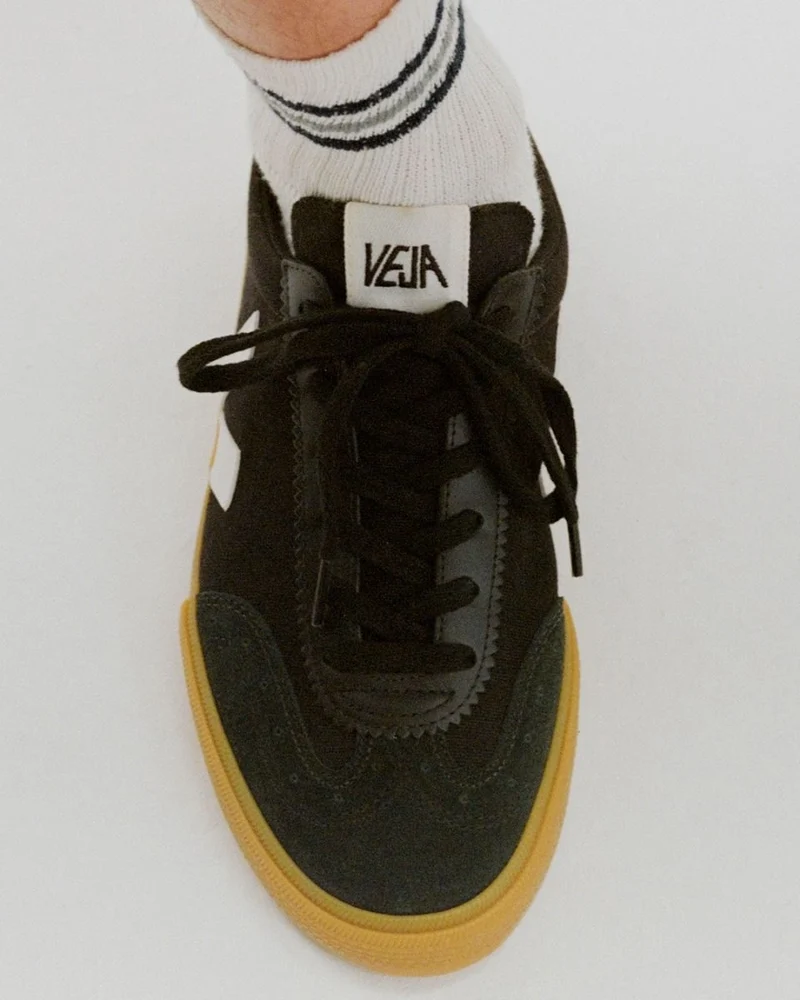 Veja Volley Canvas Black / White / Natural