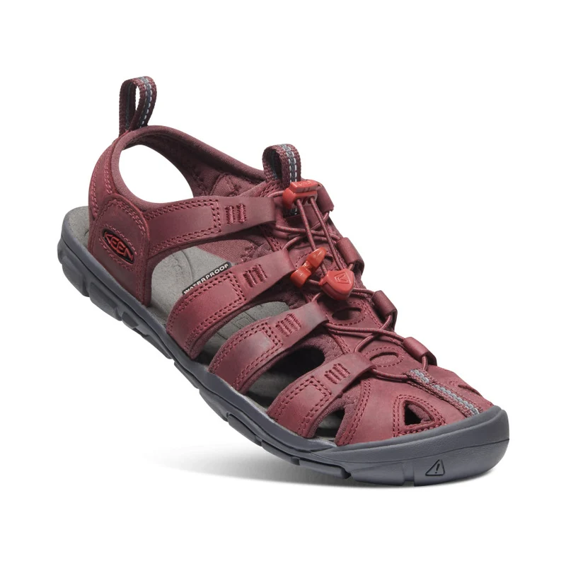 Clearwater Leather CNX Sandale für Damen | Wine/Red Dahlia