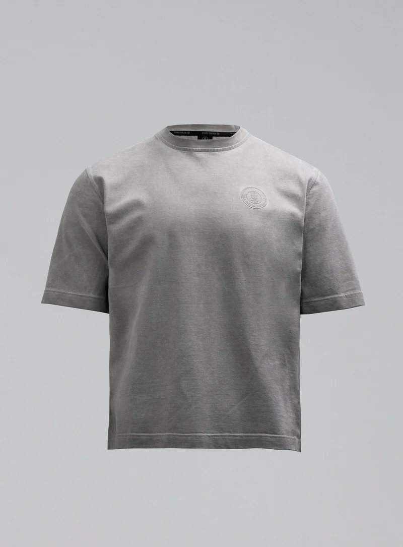 DISSIDENT-T-SHIRT MIT OIL-WASCHUNG