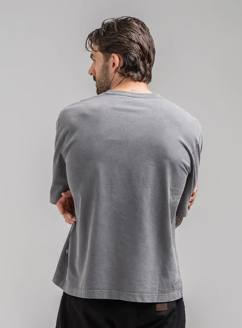 DISSIDENT-T-SHIRT MIT ACID-WASCHUNG