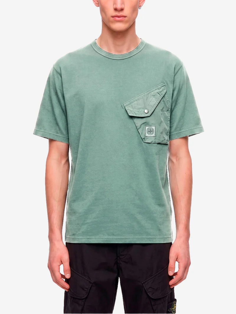 T-shirt verde scuro con tasca a soffietto e patch Compass
