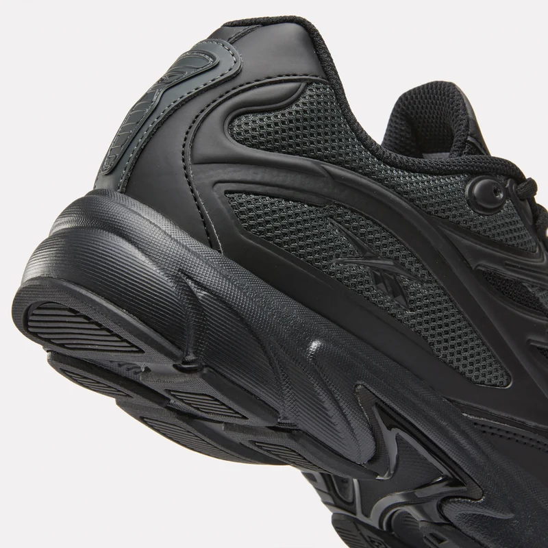 Premier Road Control Sneakers
