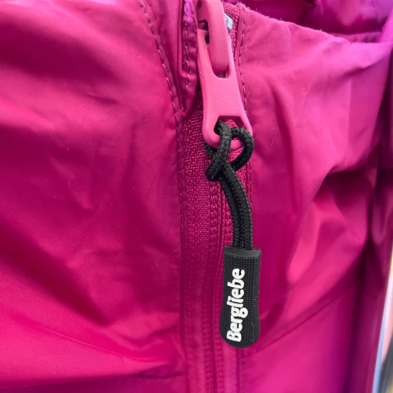 Bergliebe® Unisex Recycled Windbreaker
