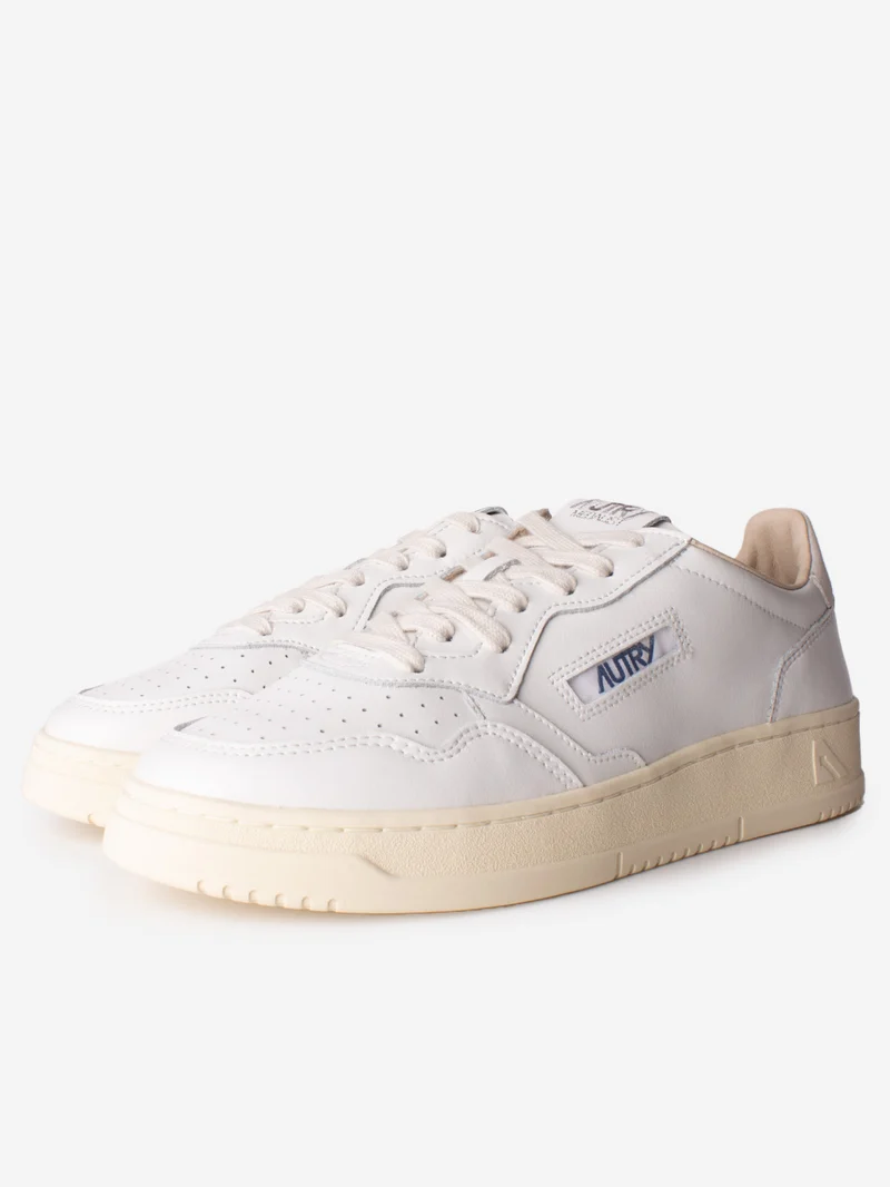 M Medalist Low in pelle bianca con logo in suede bianco