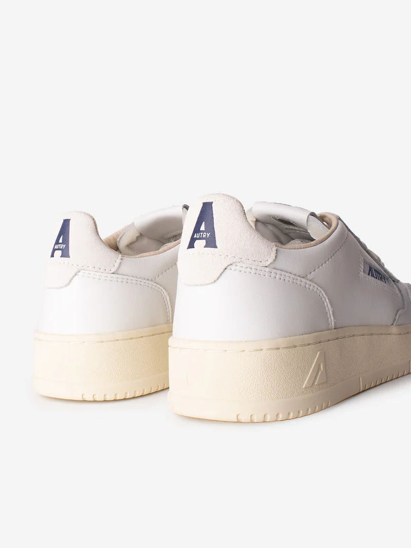 M Medalist Low in pelle bianca con logo in suede bianco