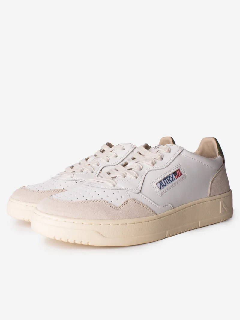M Medalist Low in pelle bianca con suede e talloncino verde
