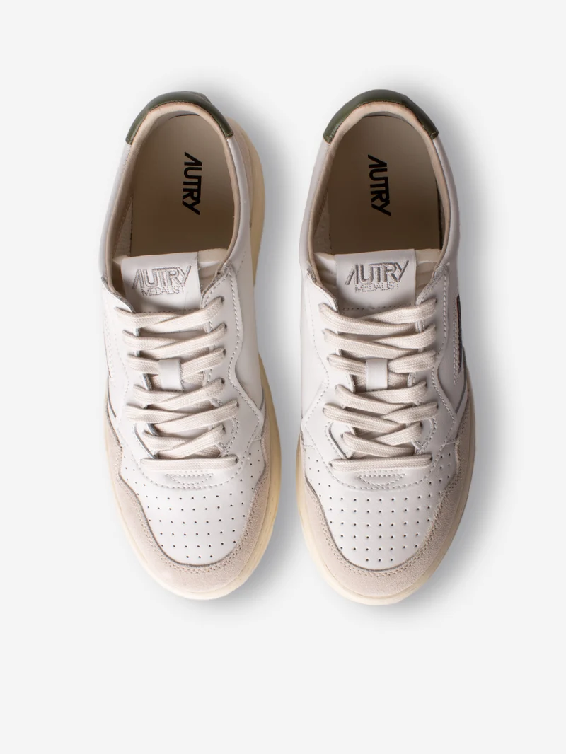 M Medalist Low in pelle bianca con suede e talloncino verde