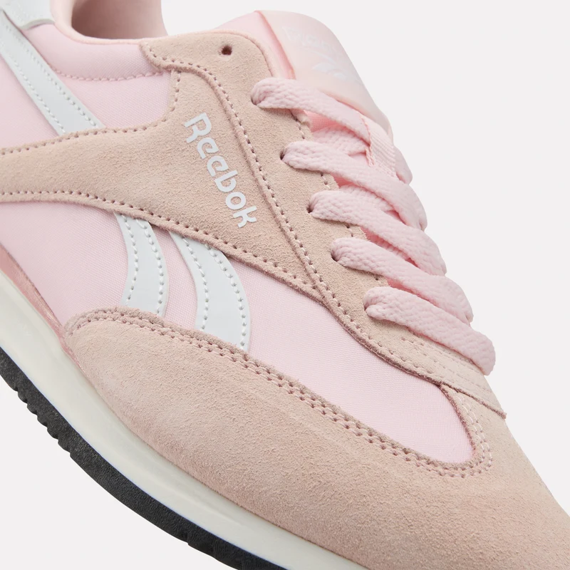 World 70 Women's Trainers