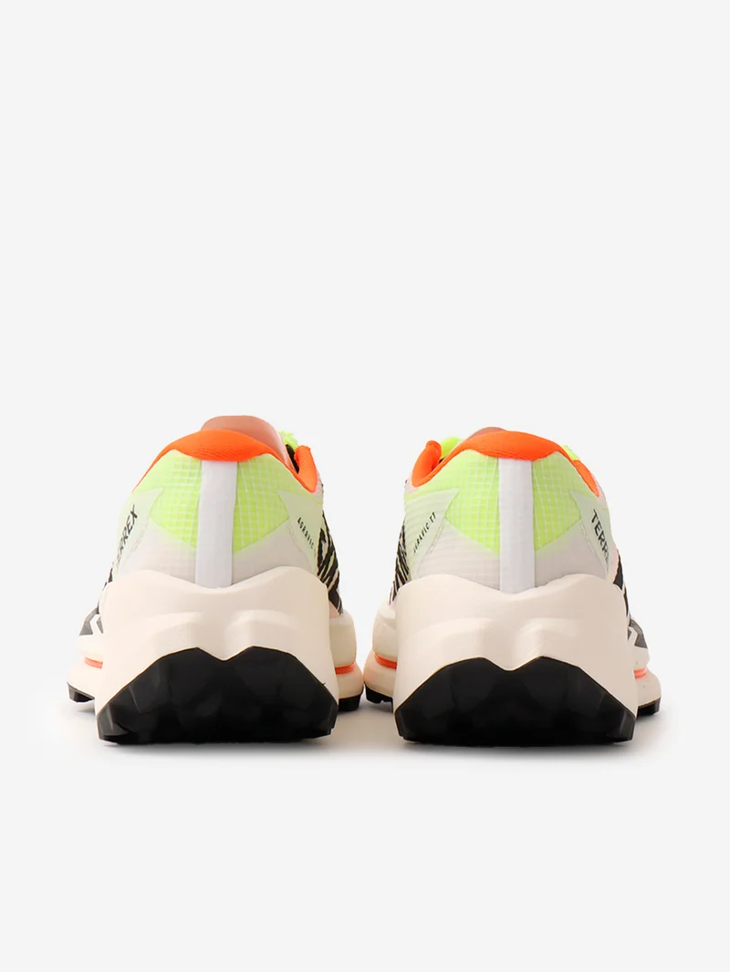 Terrex Agravic TT trail running bianche e nere con 'Impact Orange'