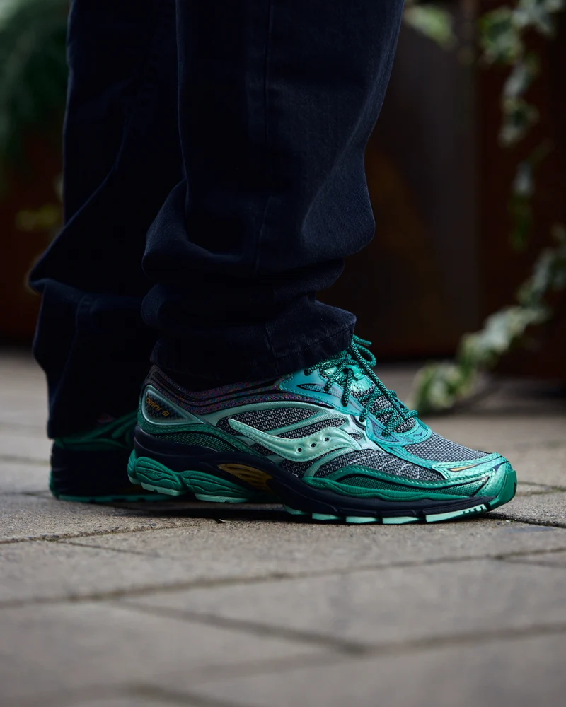 Saucony Progrid Omni 9 Green Glow