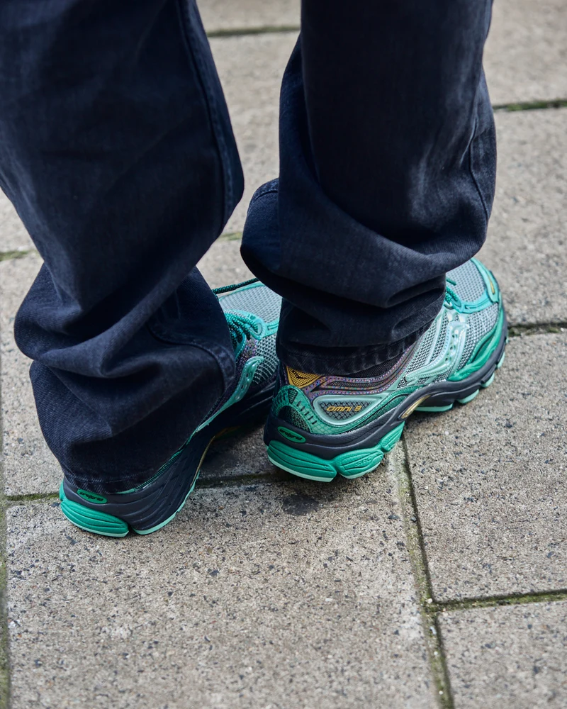 Saucony Progrid Omni 9 Green Glow