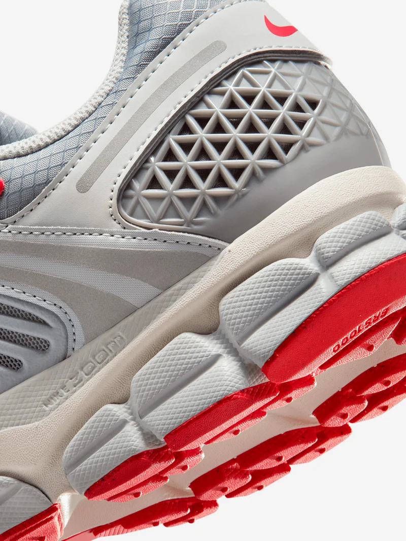 Zoom Vomero 5 SE 'Grey Fog Red'