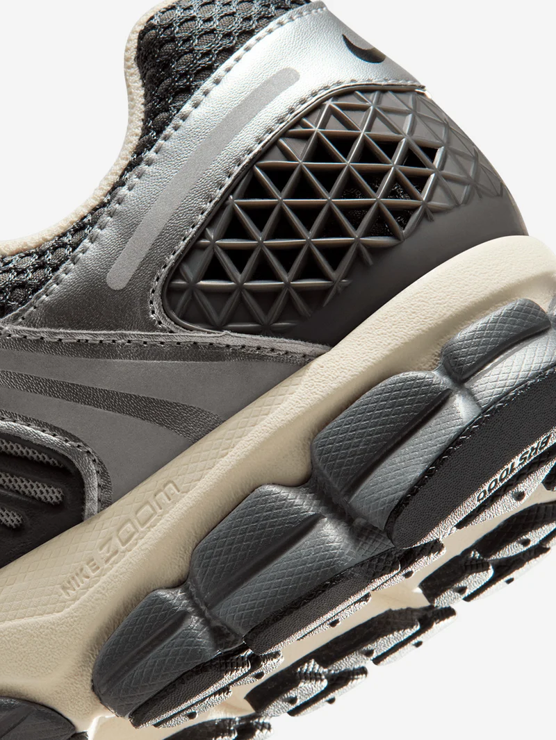 Zoom Vomero 5 'Iron Grey Chrome'