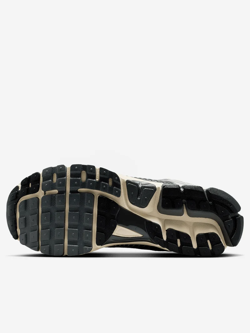 Zoom Vomero 5 'Iron Grey Chrome'