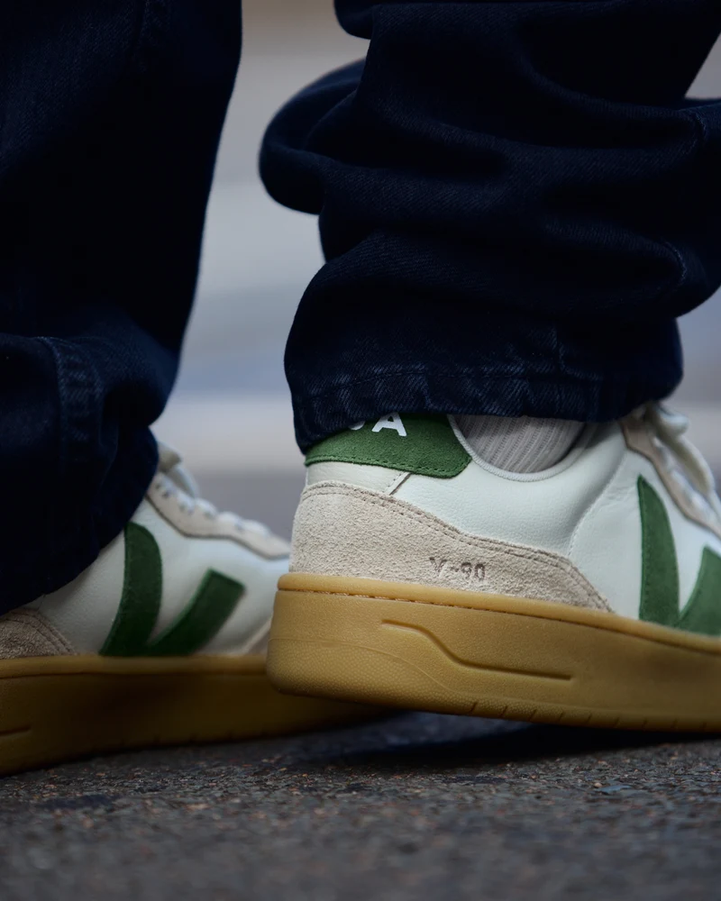 Veja V-90 O.T. Leather Pure Kiwi / Almond Natural
