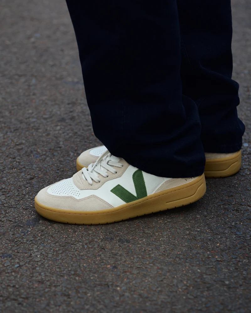 Veja V-90 O.T. Leather Pure Kiwi / Almond Natural