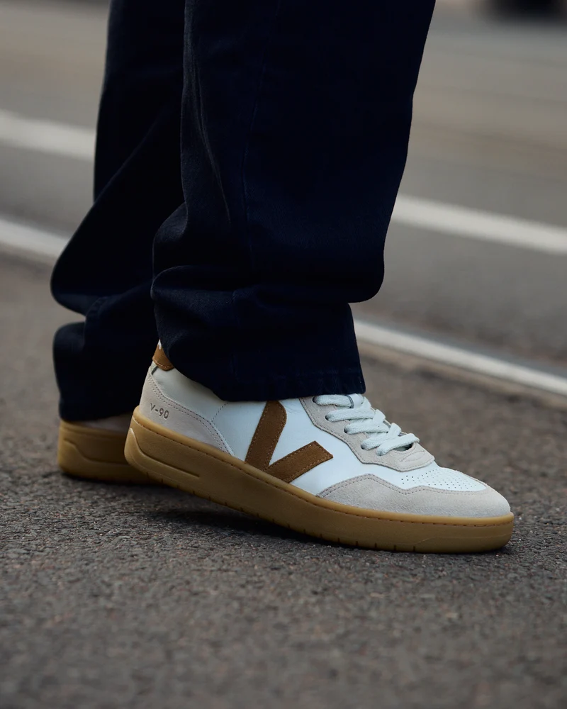 Veja V-90 O.T. Leather Pure Camel / Almond Natural