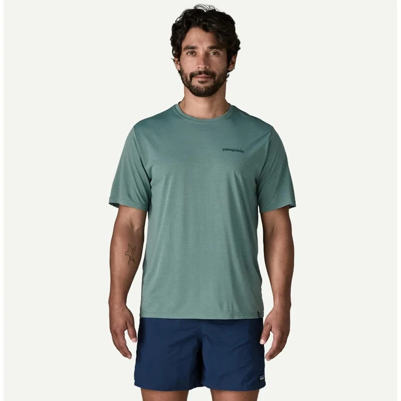 Patagonia M Cap Cool Daily Shirt Broadshort Logo light blue sage Herren T-Shirt