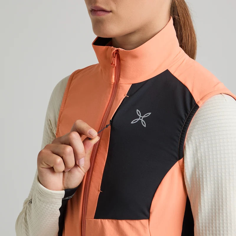 PEAK VEST WOMAN