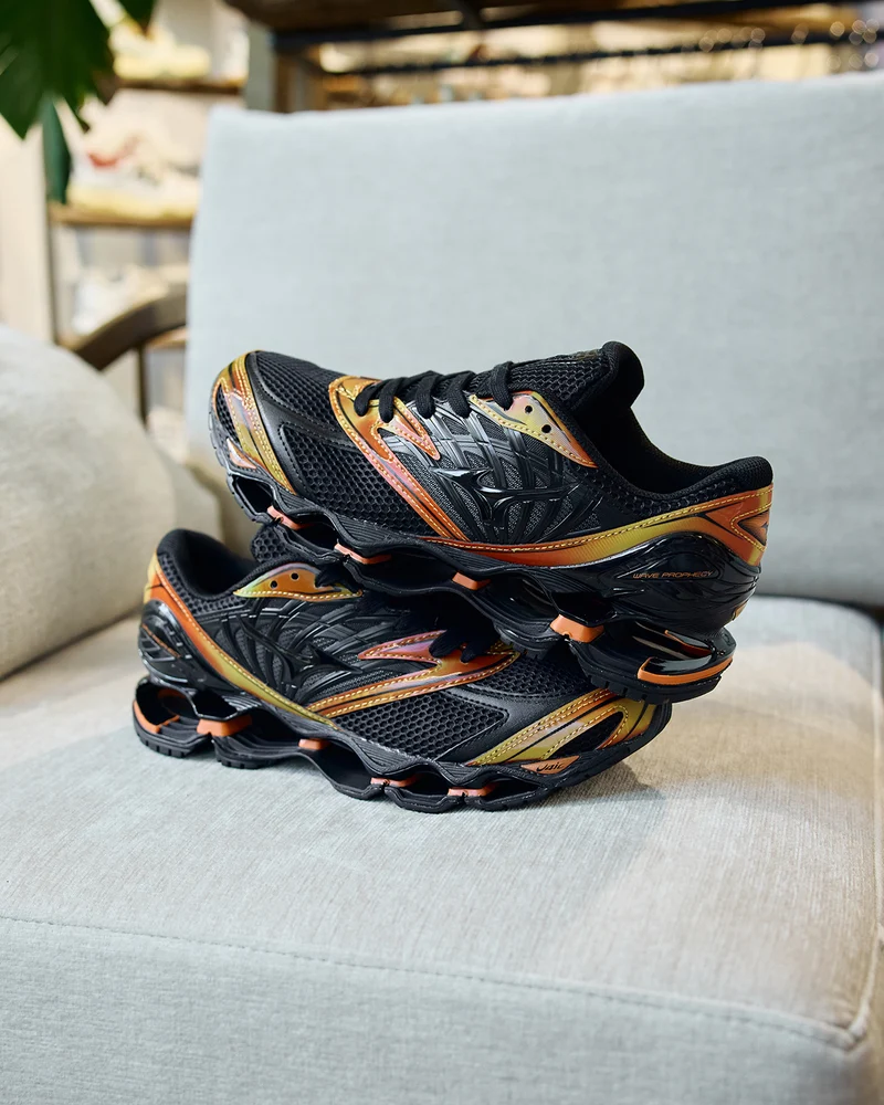 Mizuno Wave Prophecy LS Black Sand / Black / Autumn Sunset