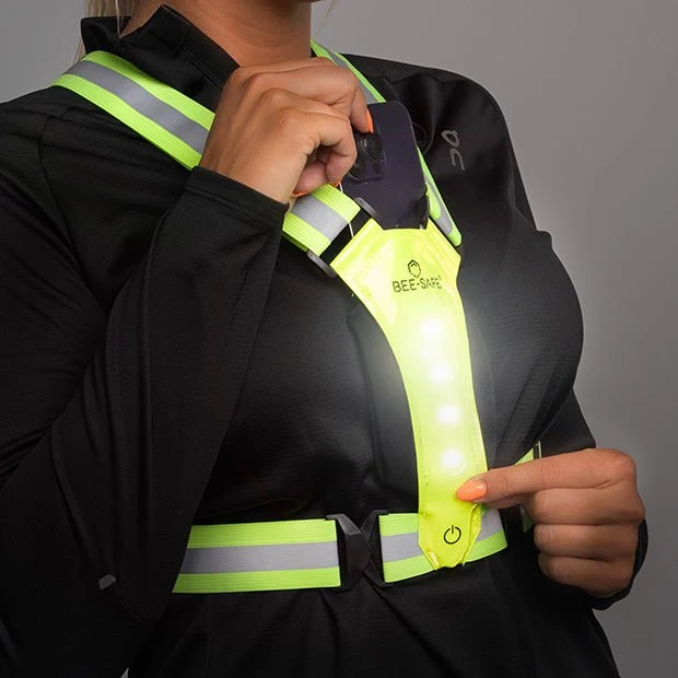 Bee Safe | Led Harness USB-C met Phone-Pocket | Reflectievest